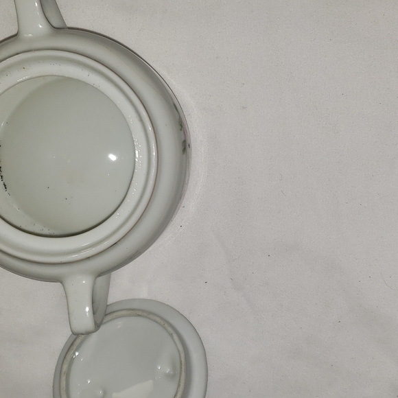 Vintage Handmade Ceramic Round Pot With Lid and Handles Made in Japan - Picture 3 of 5